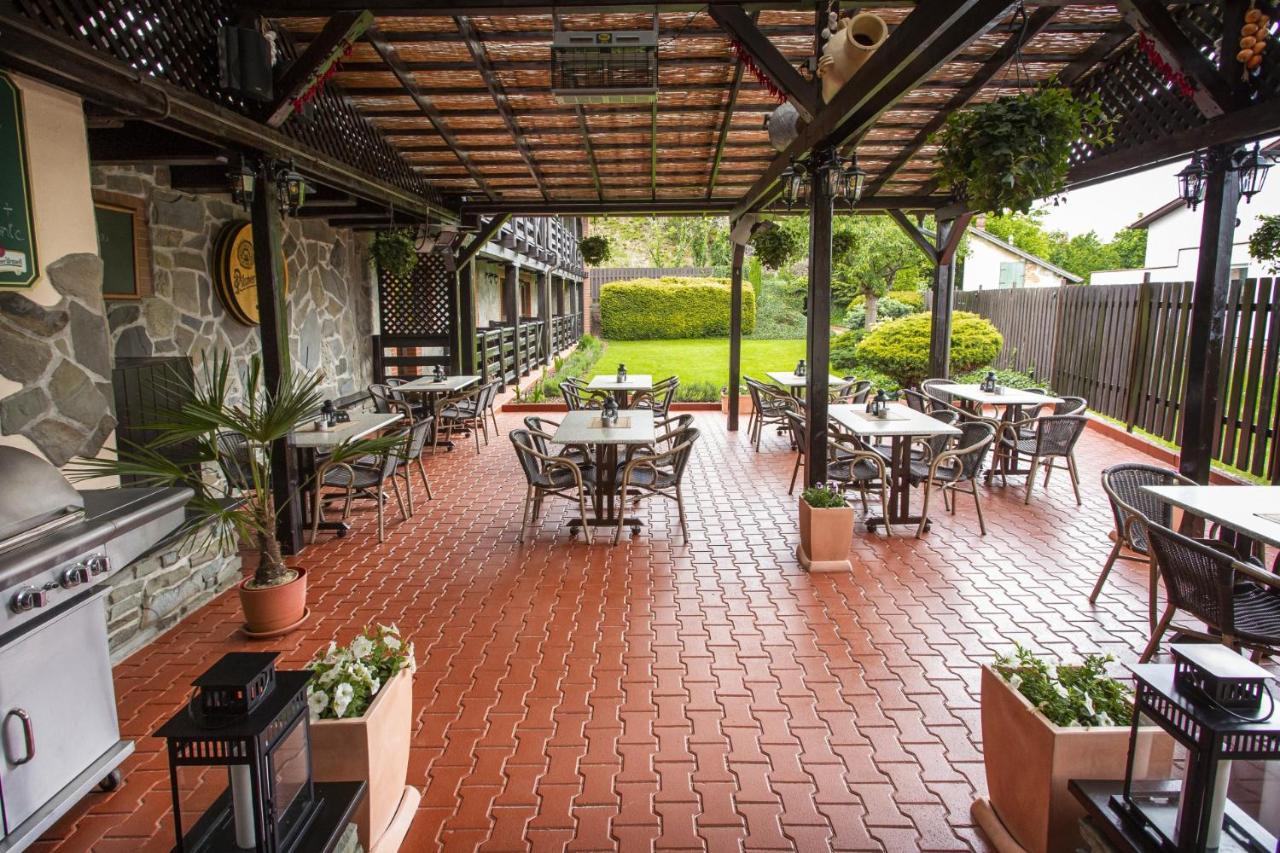 Hotel El Greco Rožnov pod Radhoštěm Buitenkant foto