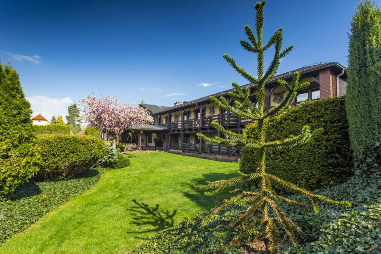 Hotel El Greco Rožnov pod Radhoštěm Buitenkant foto