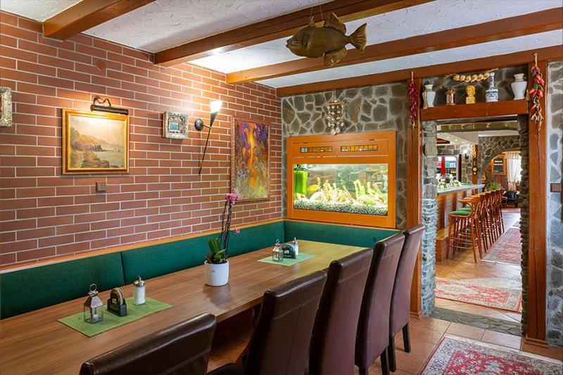 Hotel El Greco Rožnov pod Radhoštěm Buitenkant foto